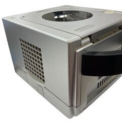 186000 現状品 任天堂 ／ Nintendo ニンテンドー ゲームキューブ DOL-001  シルバー [250425HM180105]の画像