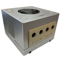 186000 現状品 任天堂 ／ Nintendo ニンテンドー ゲームキューブ DOL-001  シルバー [250425HM180105]の画像