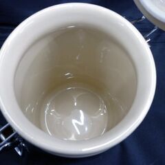 ☆BEE HOUSE キャニスター 2個セット 白 赤 保存容器 密閉容器 ビーハウス 食品保存 札幌 北20条店の画像
