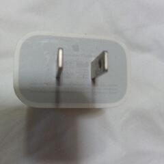 アップル　充電アダプタの画像