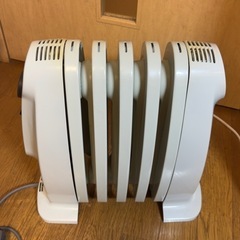 デロンギオイルヒーター RHJ01A0505-DWの画像