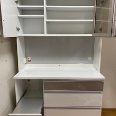 食器棚　ホワイト　ガラス扉付きの画像