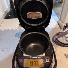 ZOJIRUSHI 炊飯器の画像
