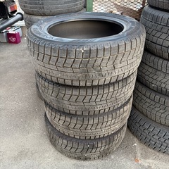 215/55R17ヨコハマスタッドレスタイヤの画像