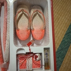 女の子用ゲタ、バッグのセットの画像