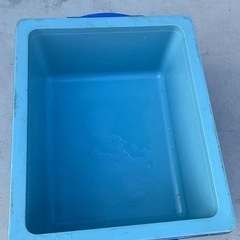 冷温ボックス冬になったら野菜を入れて外で保管が出来ます。後5個有り。の画像