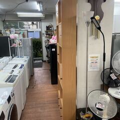 本棚　No.3998　ナチュラルカラー　棚　扉付き　【リサイクルショップどりーむ天保山】の画像