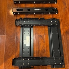 55インチテレビ＋壁掛け金具＋サウンドスピーカーの画像
