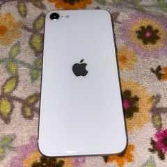 iPhoneSE【第2世代】ケース、充電ケーブル、ガラスフィルム付きの画像