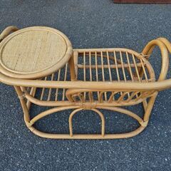 中古 軽量です ラタン製　椅子　ミニテーブル付きの画像