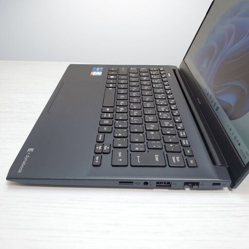 2022年製 ノートパソコン Dynabook SJ73/KV Core i5-1235U Iris Xe Graphics 16GB