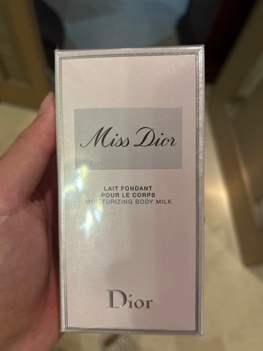 新品無開封　Dior  ボディミルク