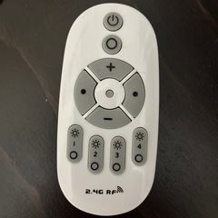 シャンデリア　4灯　調光リモコン付きの画像