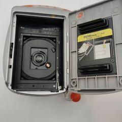 シルバー/オレンジのcheki チェキ　instax mini 20の画像