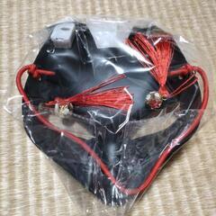 光るきつね半面の画像