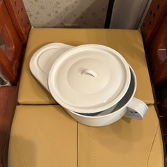 家具調のポータブル介護トイレの画像