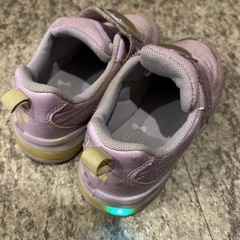 光るスニーカー　17cm　アリエルの画像