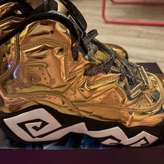 FILA ゴールド　スニーカー　28cmの画像