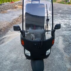 ホンダのジャイロキャノピー。これはいかつい。バットモービルタンブラーみたいで極太ワイド。の画像