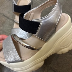 厚底サンダル23.５センチの画像