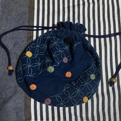 紺色の巾着袋 藍染パッチワークの画像
