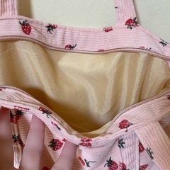 イチゴ柄　バッグの画像