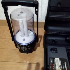 PanasonicインパクトドライバーとNational蛍光灯セットですの画像