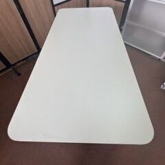 【在庫20台あり】イトーキ　スタックテーブル　1800X900　H700　ホワイト　折りたたみテーブルの画像
