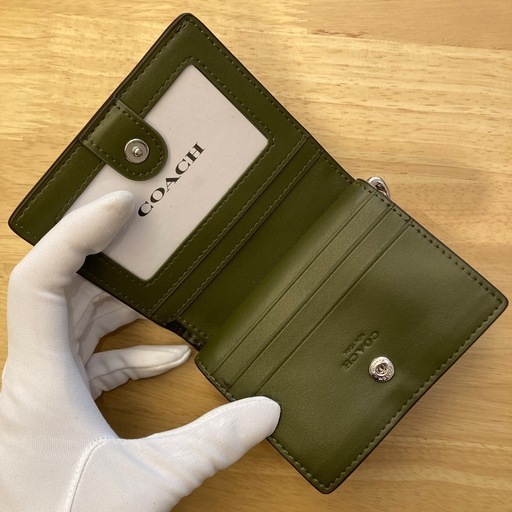 コーチ　グリーン2つ折財布D①【新品未使用】
