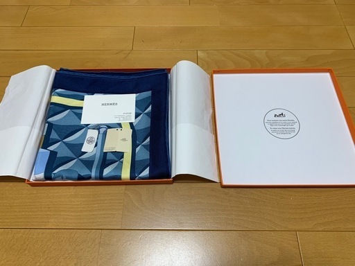 エルメス HERMES スカーフ　カレ90 シルク100 正規直営店購入　新品同様　定価88000円