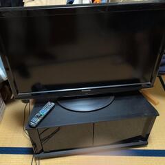 Panasonic　37インチ液晶テレビとテレビ台の画像