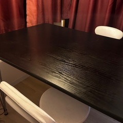 テーブル 椅子セットの画像