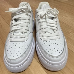 NIKE コートビジョンアルタ　23.5の画像