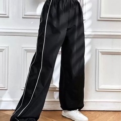コート ニット 帽子 服の画像