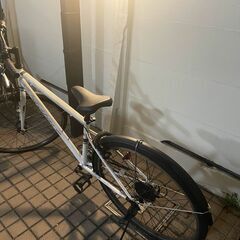 自転車　クロスバイク　すぐに乗車可能です　引き渡し日9/1～9/4日でご対応いただける方　身分認証完了次第メッセージに返答いたします。の画像