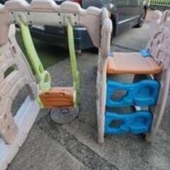 差し上げます。屋外用遊具滑り台ブランコの画像