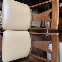 ダイニグテーブルの画像