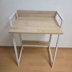 シンプルデスクの画像