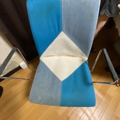 椅子2脚の画像