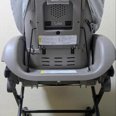 【美品】コンビ ネムリラ 手動ハイローチェア　テーブル付き（多少の使用感あり）
の画像