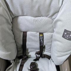【美品】コンビ ネムリラ 手動ハイローチェア　テーブル付き（多少の使用感あり）
の画像