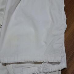 GU ホワイト カーゴパンツの画像