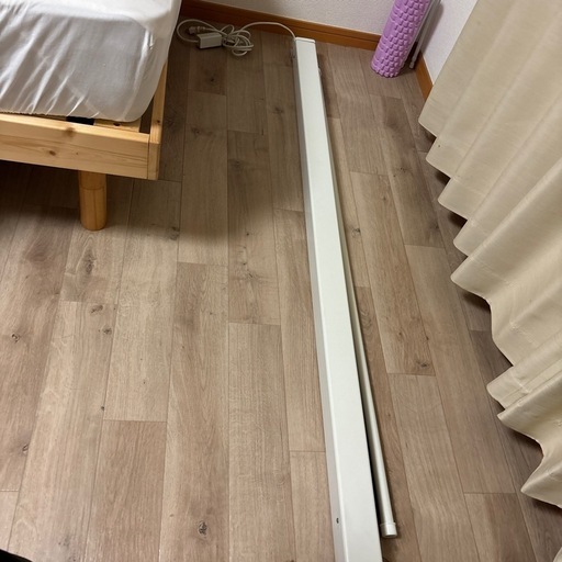 プロジェクタースクリーン