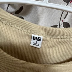 UNIQLO TシャツSの画像