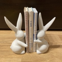 うさぎブックスタンドの画像