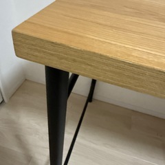 シンプル木製パソコンデスクの画像