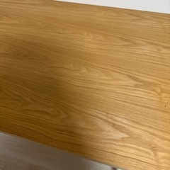 シンプル木製パソコンデスクの画像