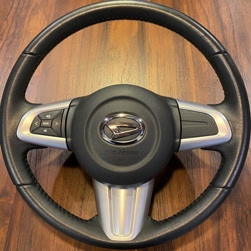 LA400K 純正ステアリング