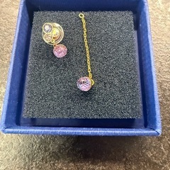 Swarovski ゴールド パープル チェーンピアス　未使用の画像