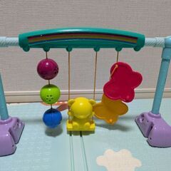知育玩具トイザらス ブルーイン 2in1 ブロック遊びもできる アクティビティテーブルの画像